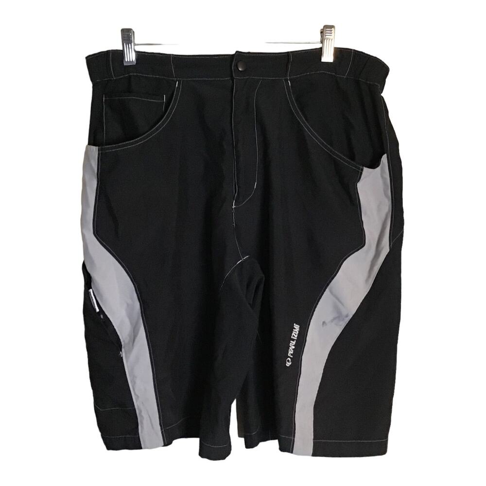 Pearl Izumi  Men’s Black  Board Shorts Size Large Good Condition